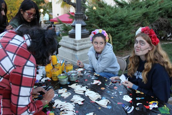 Navigation to Story: Placer High’s Día de los Muertos celebration was drop-‘dead’ gorgeous.